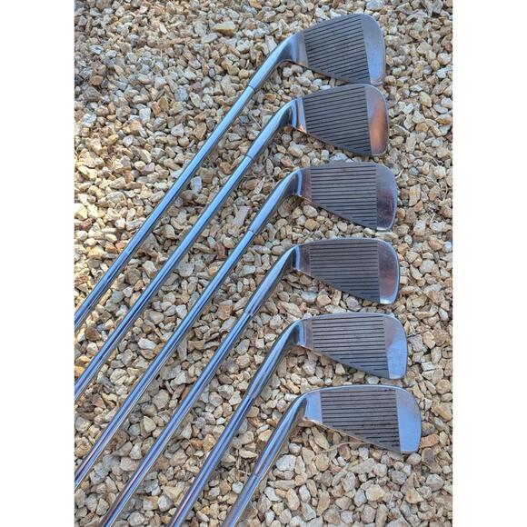 Vintage MacGregor Jack Nicklaus Signature Golf Club Set with Headcovers - Picture 4 of 9